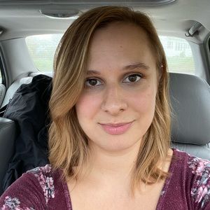 Meet your Posher, Claire